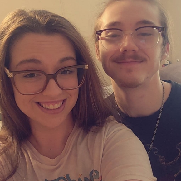 Meet your Posher, Ashton - Picture 1 of 1